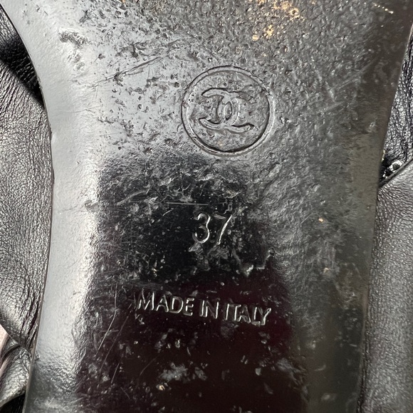 Chanel Black Leather Pleated Slingback Sandals Silver Logo Size 37 - Picture 6 of 9